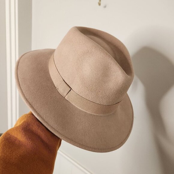 J. CREW Tan Wool hat with grosgrain ribbon - Picture 1 of 8
